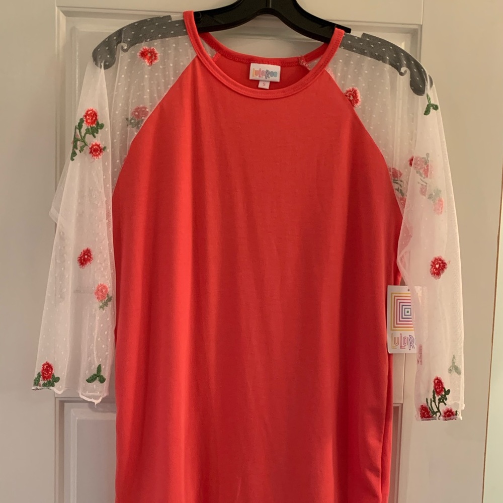 LuLaRoe Randy Top with Lace Sleeves